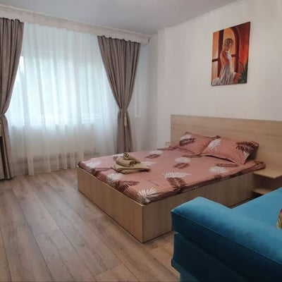 Alquiler de un cómodo apartamento de 3 habitaciones, 64 m², casco antiguo, Constanța, Rumanía